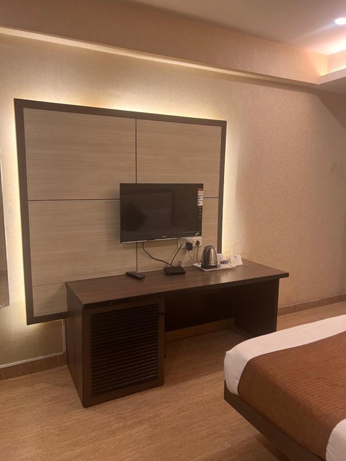 Hotel Sb Castle Kanpur Exterior foto