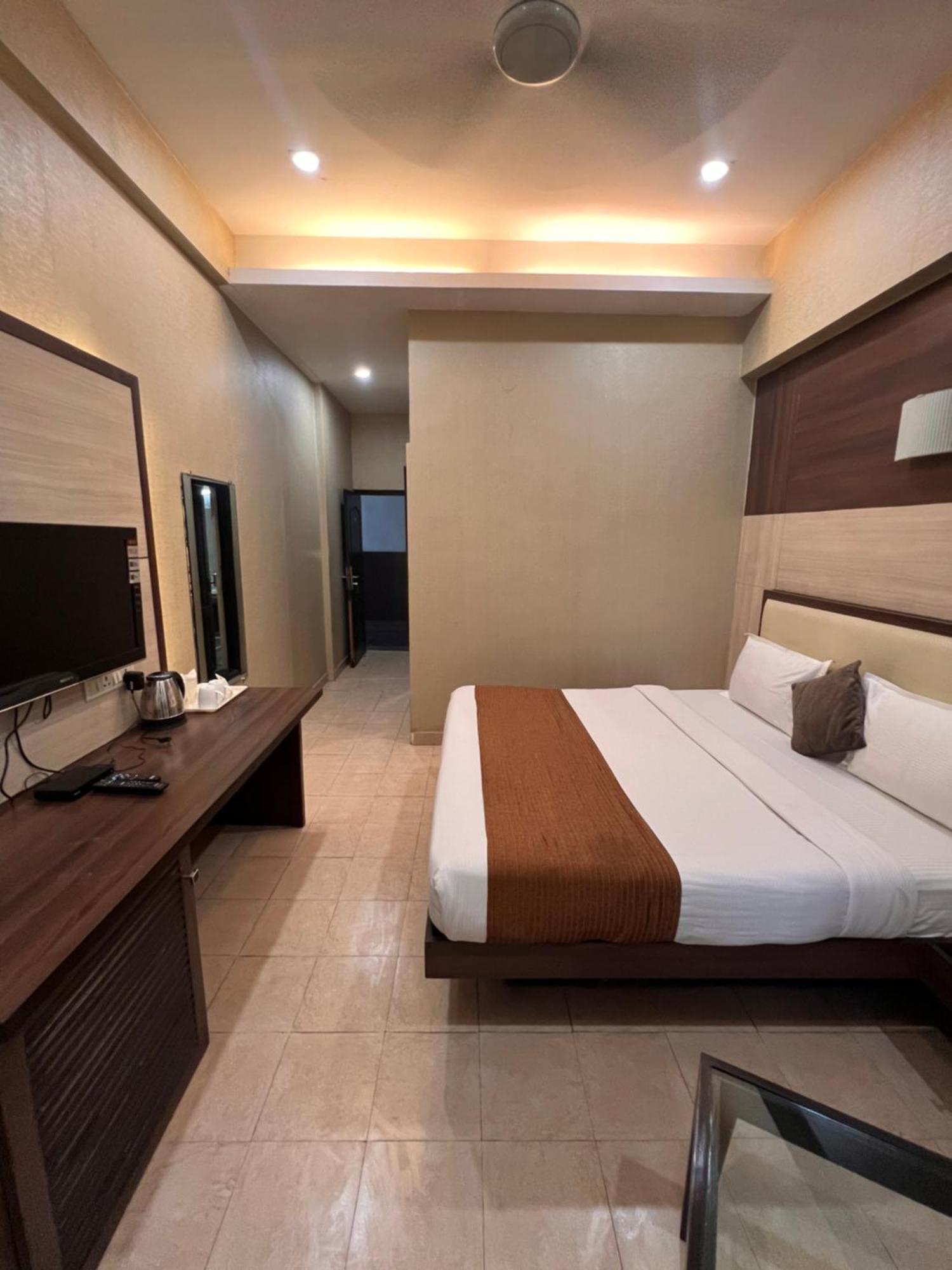 Hotel Sb Castle Kanpur Exterior foto
